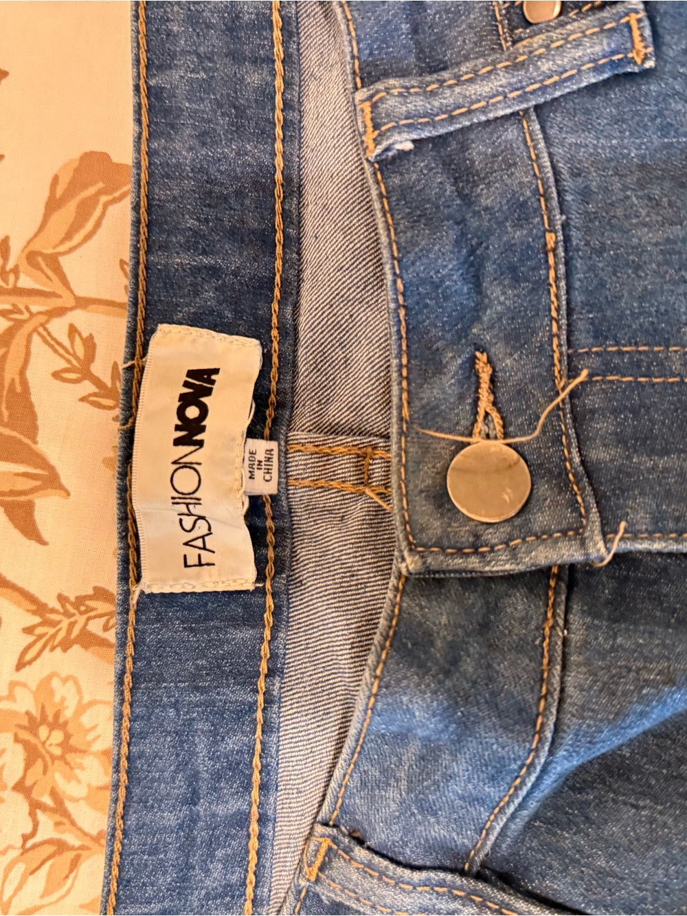 Fashion Nova High-Rise Blue Denim Jeans with White Side Pattern - Picture 4 of 7